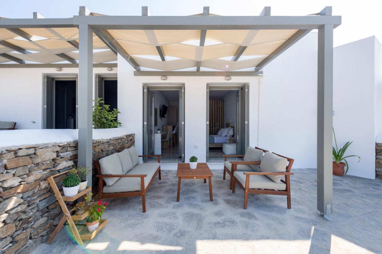 Peters Place - Paros * Parasporos
