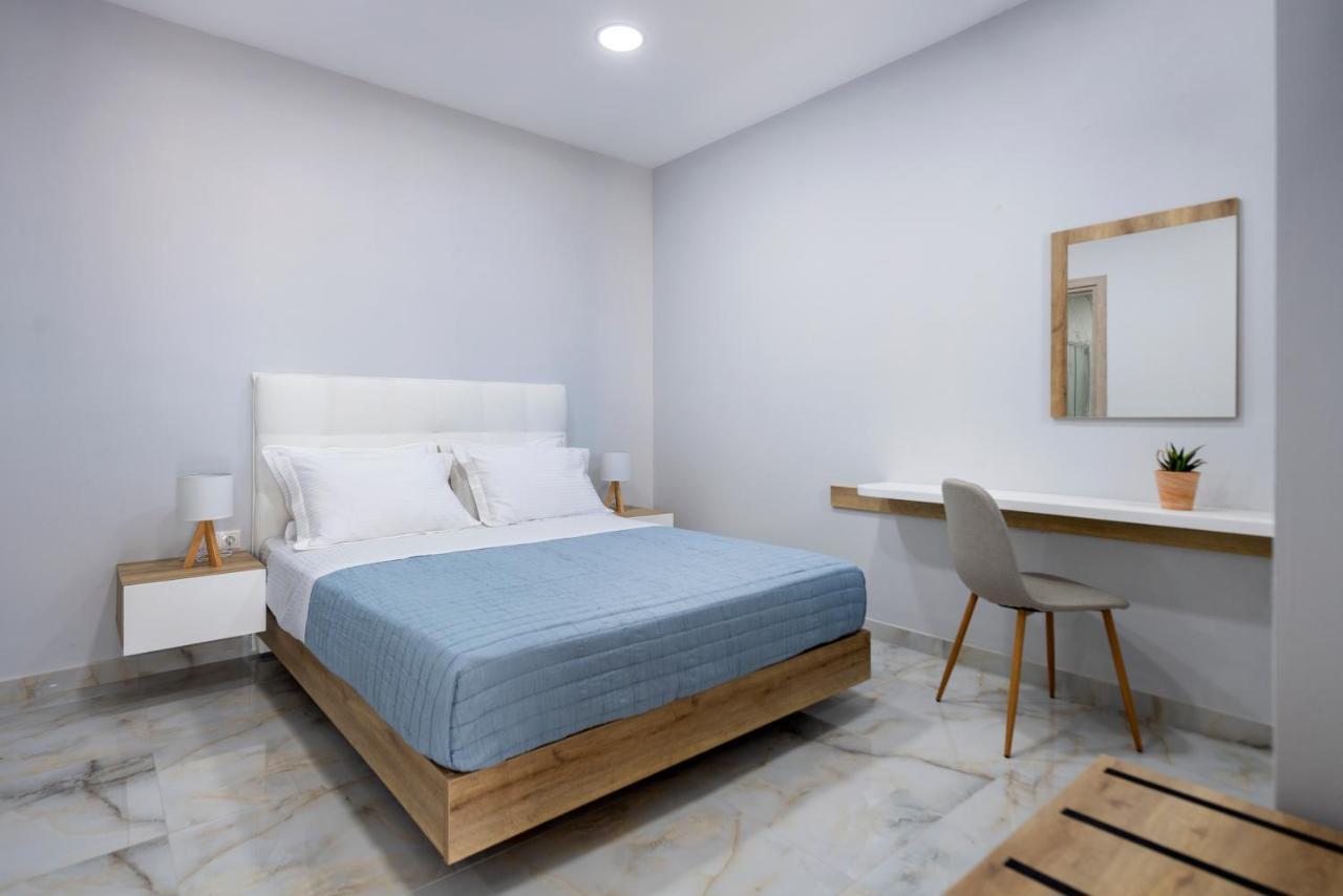 Peters Place - Paros Parasporos